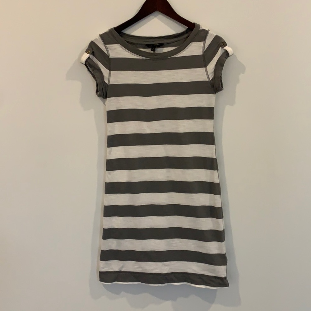 Banana Republic Factory Gray and White Striped T-shirt Dress. Size XS